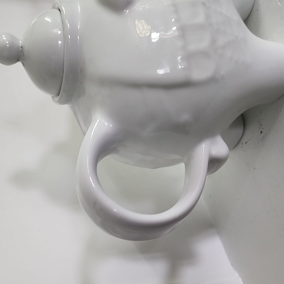 Cordon Bleu White Elephant Tea Pot, excellent condition. - Picture 6 of 6